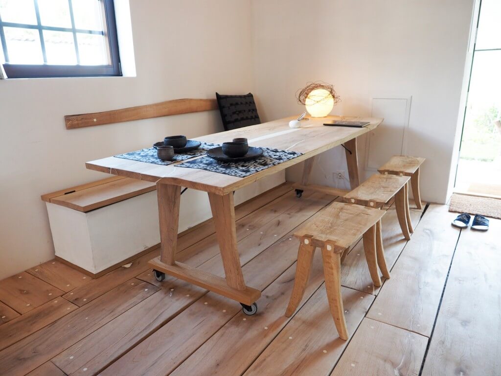 Storkhouse Raiding Tisch Eiche massiv, Hocker Fuji