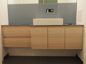 WC-Möbel in Lärche Tischlerei Ecker Full Service Tischlerei