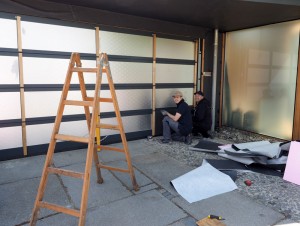 Garagentor an Holzfassade angepasst