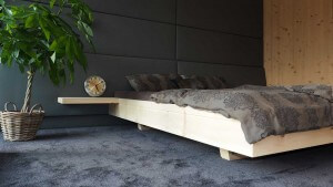 Einrichtung modern nach Maß - Bett aus Zirbe metallfrei, Tischlerei Wien