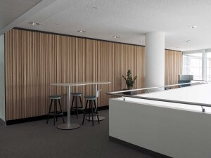Wandverkleidung in Lobby Obergeschoß