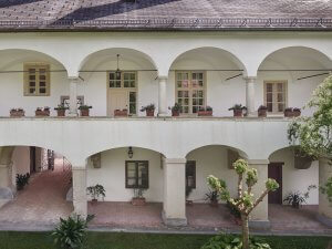 Schloss Lackenbach Sanierung Fenster Denkmalschutz